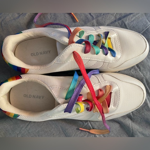 Old Navy White Sneakers with Rainbow Laces size 8 brand new! - Picture 1 of 3